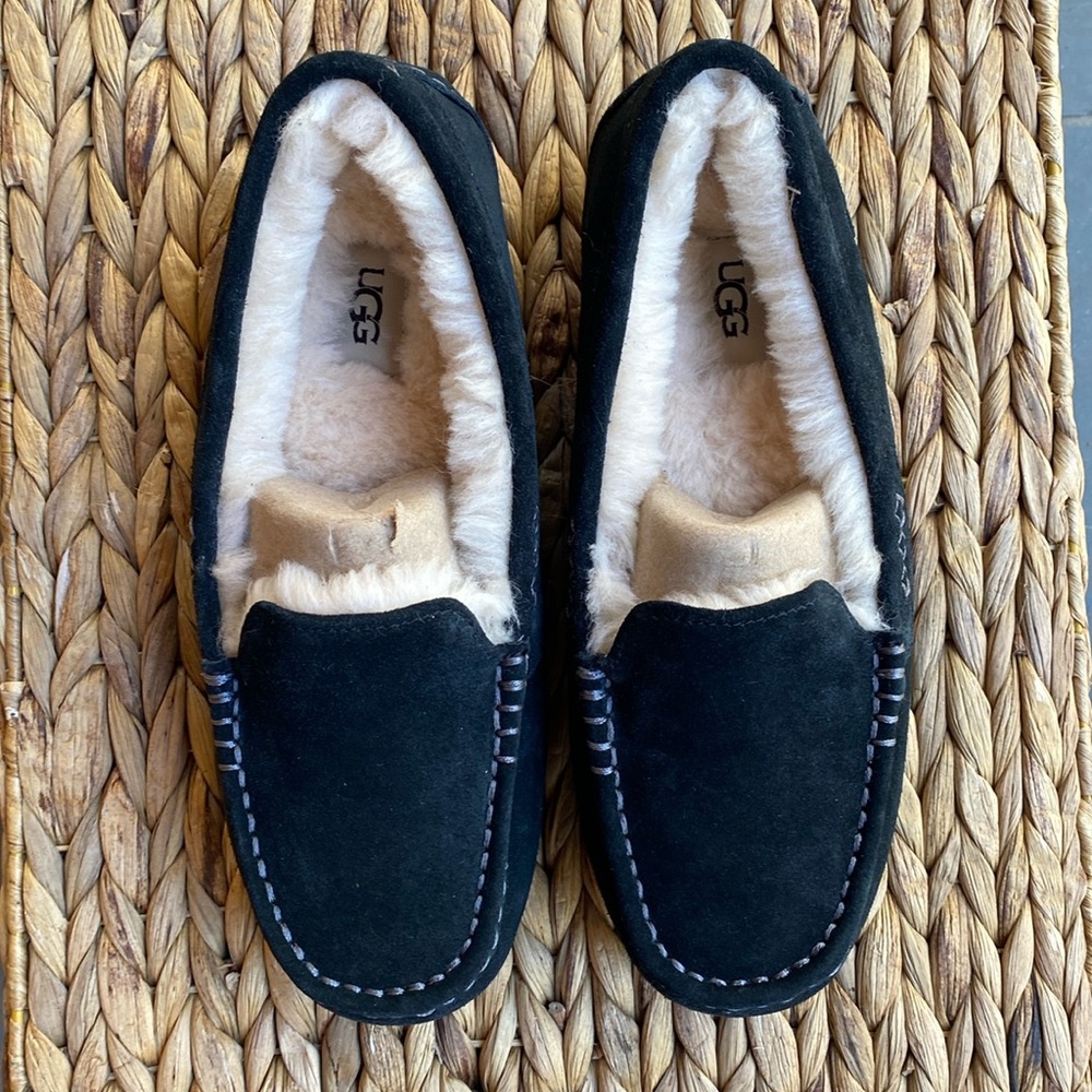 UGG Ansley Women’s (9) slipper